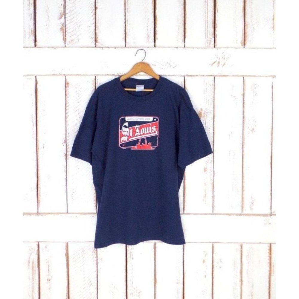 Dark blue St Louis Missouri t shirt